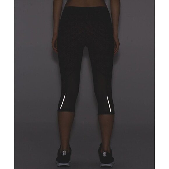 New Lululemon Outrun Shatter Weave Dust Coral Plum Black 17" Crop Leggings Sz 4 - Picture 6 of 13
